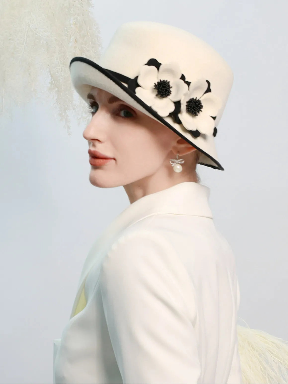 Elegant Wool Felt Curl Brim Bucket Hat