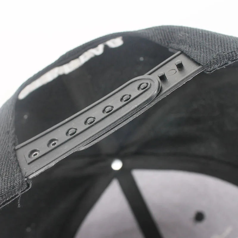 Chinese Character Brand Embroidery Snapback Cap