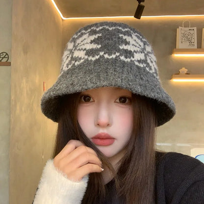 Vintage Ethnic Jacquard Ear Protection Bucket Hat