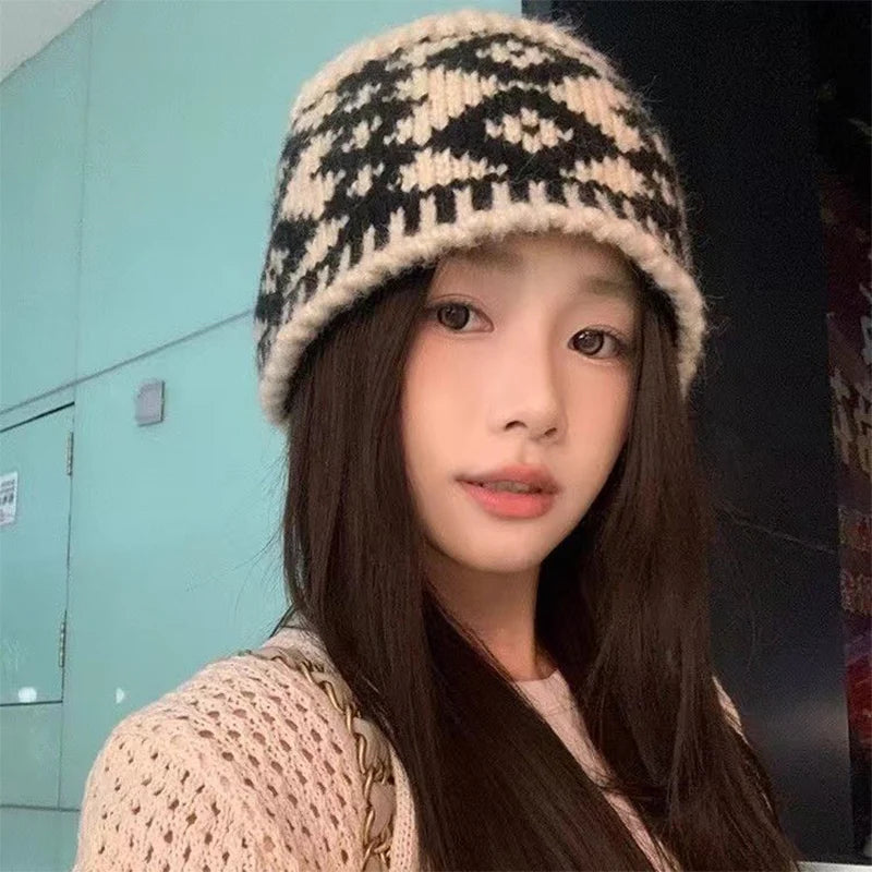 Womens Knit Wool Vintage Checkered Bucket Hat