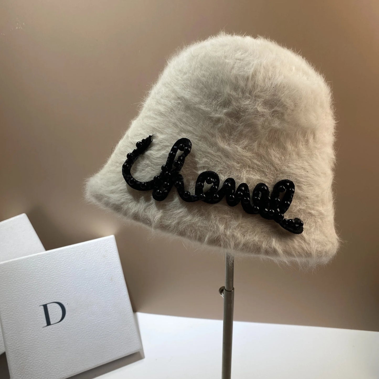 Women’s Pearl Rabbit Hair Winter Bucket Hat