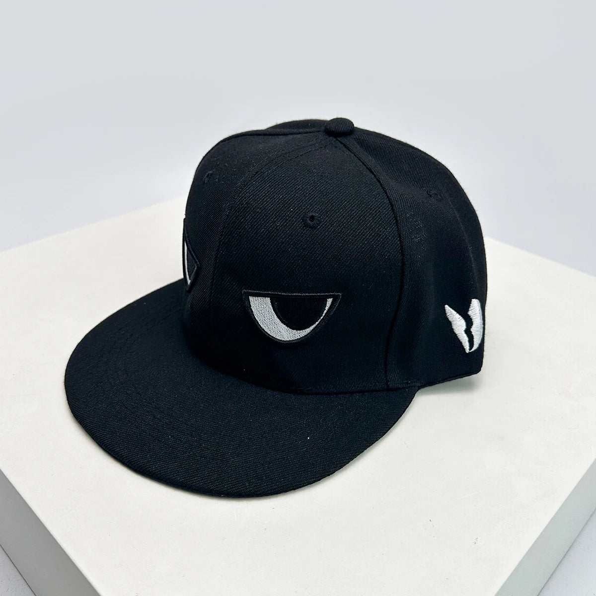 Arrow Eye Letter Embroidery Snapback Cap