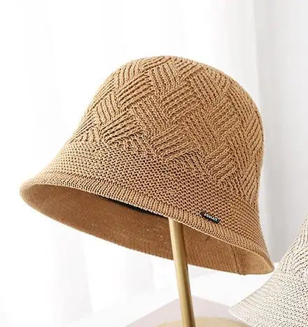 Women’s Retro Knit Bucket Hat