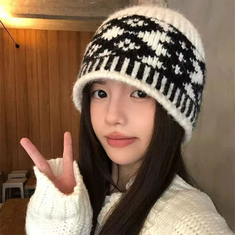Womens Knit Wool Vintage Checkered Bucket Hat