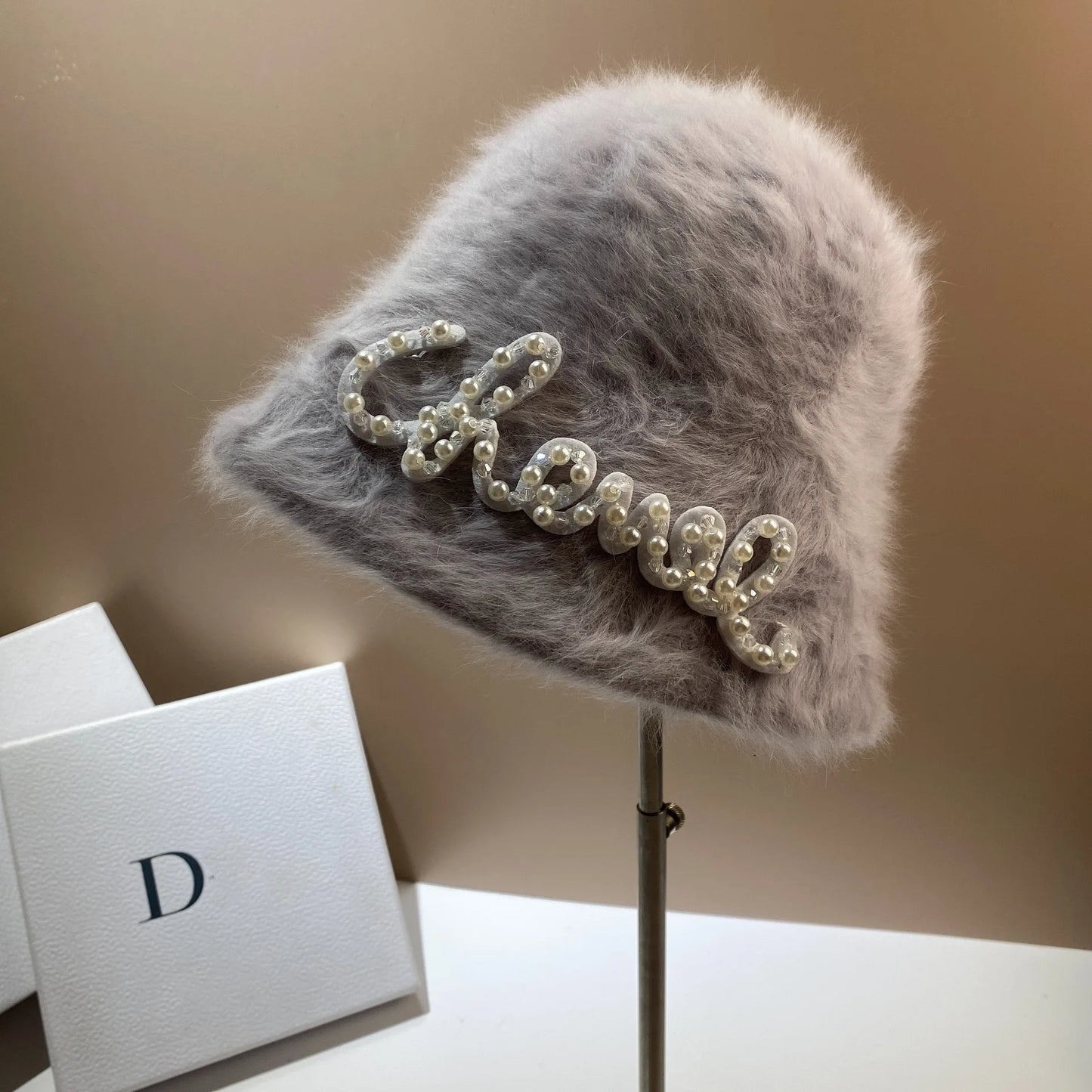 Women’s Pearl Rabbit Hair Winter Bucket Hat