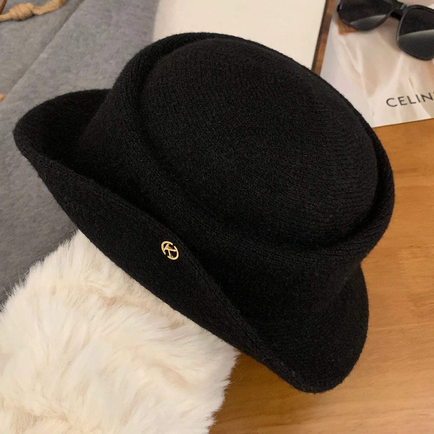 Hepburn Elegant White Wool Retro Bucket Hat